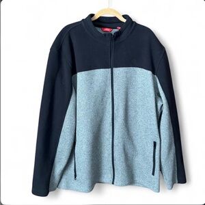 Izod Men’s Black and Gray Knit Sweater